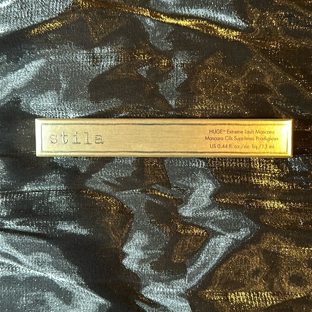 Stilla HUGE Extreme Lash Mascara | Black| 13 ml/ 0.44 fl. oz.